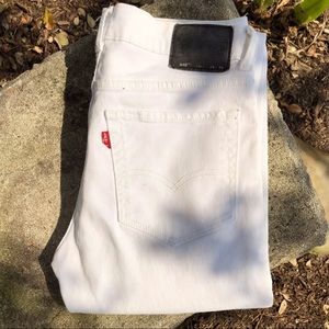 New white Levi’s